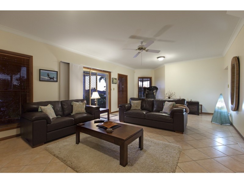 46 Golden Oak Crescent, Carindale QLD 4152