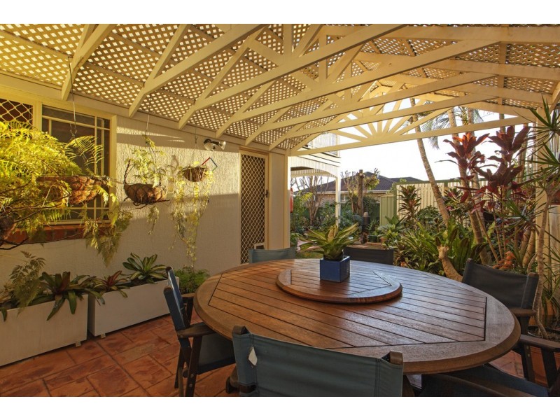 46 Golden Oak Crescent, Carindale QLD 4152