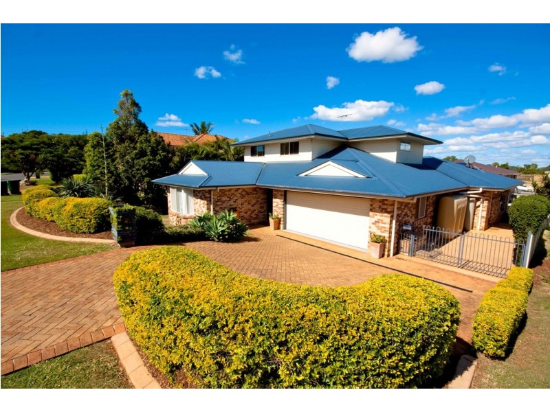 10 Empress Drive, Carindale QLD 4152