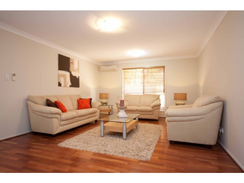 10 Empress Drive, Carindale QLD 4152