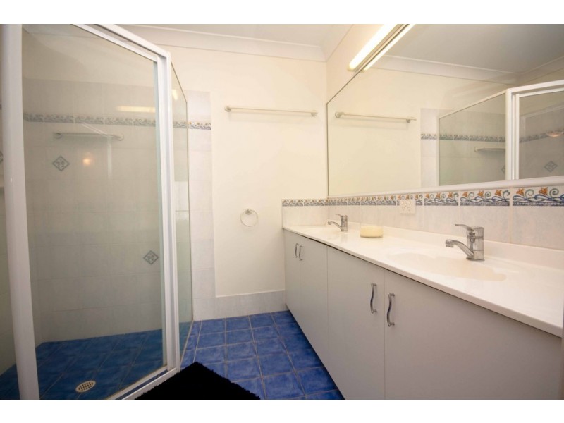 10 Empress Drive, Carindale QLD 4152