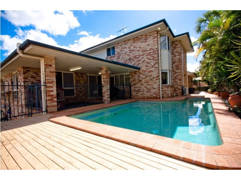 10 Empress Drive, Carindale QLD 4152