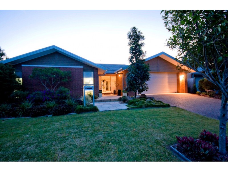 28 Torrens Crescent, Wakerley QLD 4154