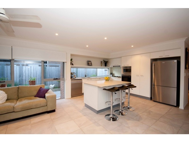 28 Torrens Crescent, Wakerley QLD 4154