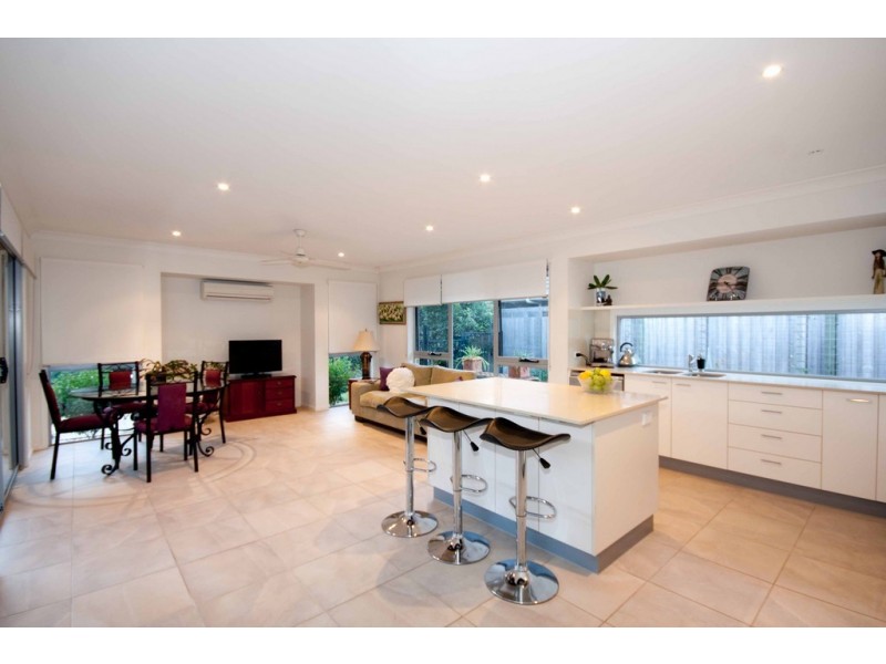 28 Torrens Crescent, Wakerley QLD 4154