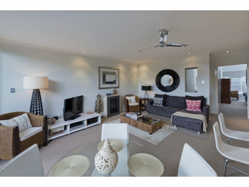 202/18 Richmond Road, Morningside QLD 4170