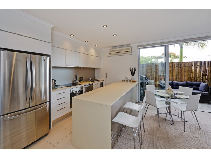 202/18 Richmond Road, Morningside QLD 4170