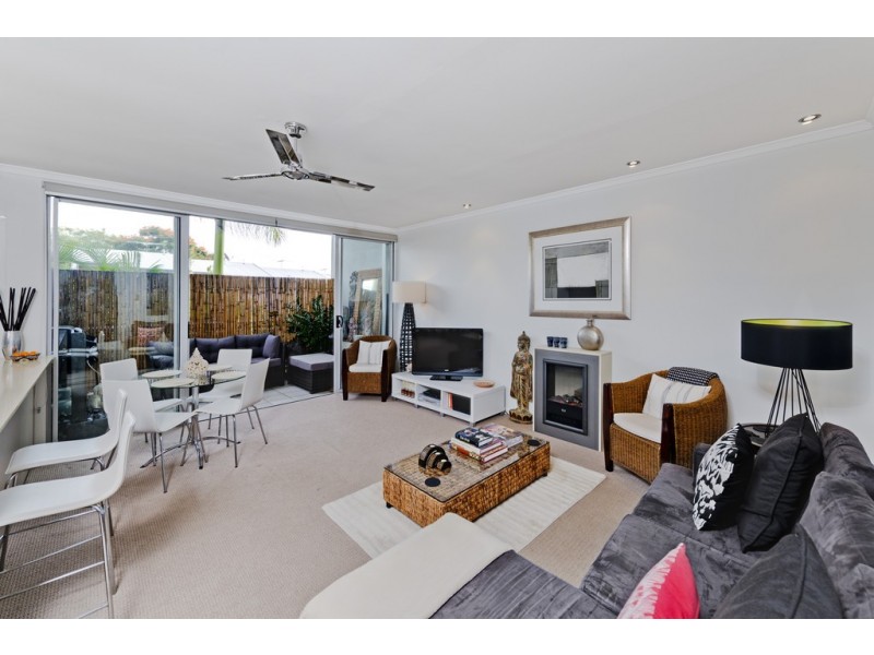 202/18 Richmond Road, Morningside QLD 4170