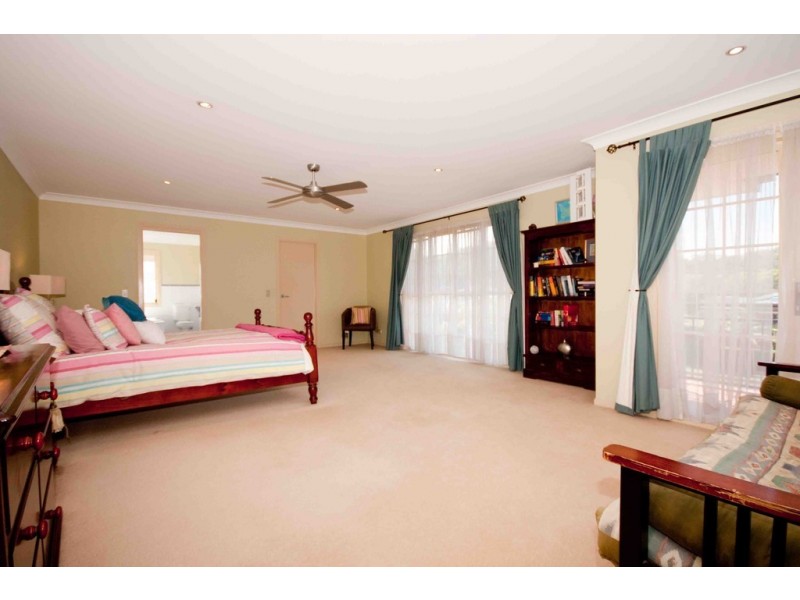 70 Kenilworth Place, Carindale QLD 4152