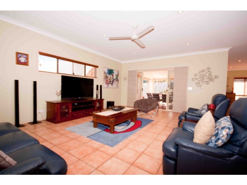 70 Kenilworth Place, Carindale QLD 4152