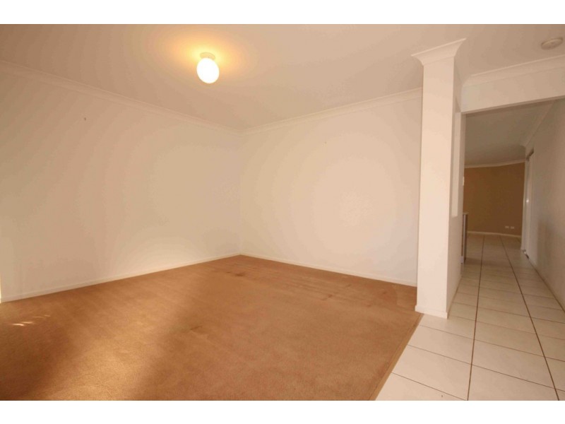 15 Delaforce Street, Regents Park QLD 4118