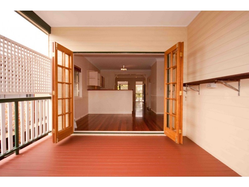 132 Temple Street, Coorparoo QLD 4151