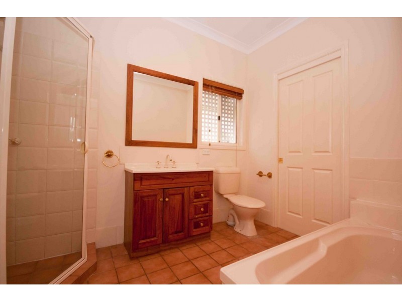 132 Temple Street, Coorparoo QLD 4151