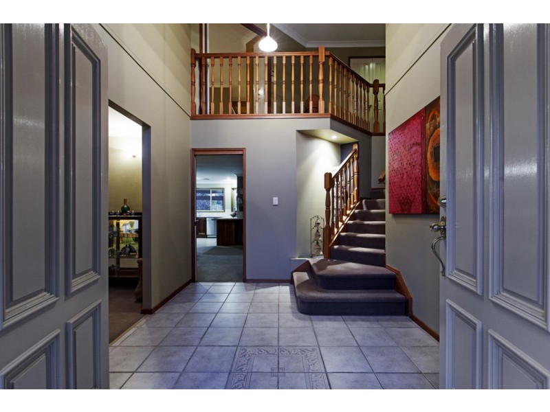 9 Wentworth Place, Carindale QLD 4152