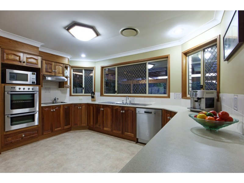 9 Wentworth Place, Carindale QLD 4152