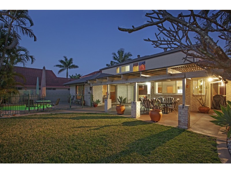 9 Wentworth Place, Carindale QLD 4152