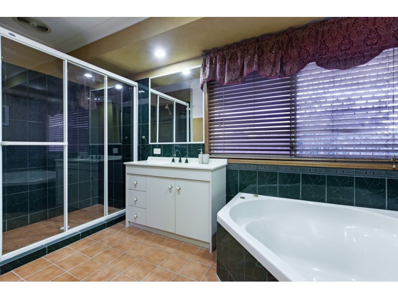 9 Wentworth Place, Carindale QLD 4152