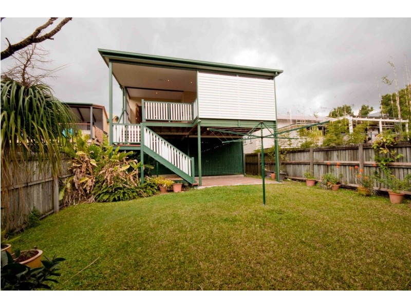 132 Temple Street, Coorparoo QLD 4151