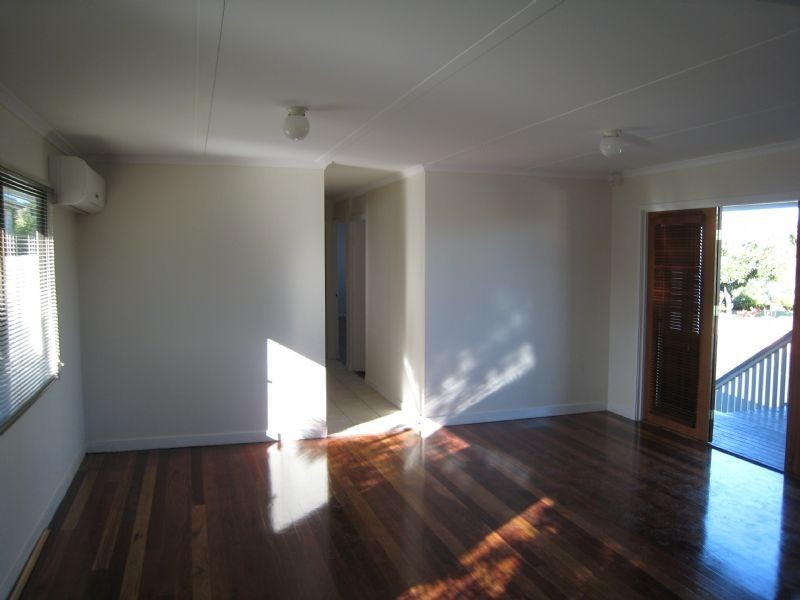 3 Dorothy Lane, Camp Hill QLD 4152