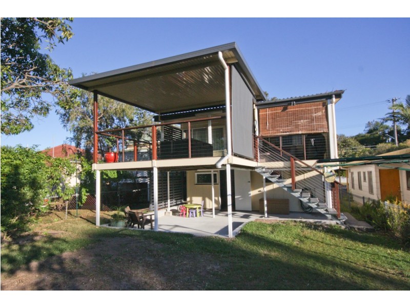 84 McIlwraith Avenue, Norman Park QLD 4170