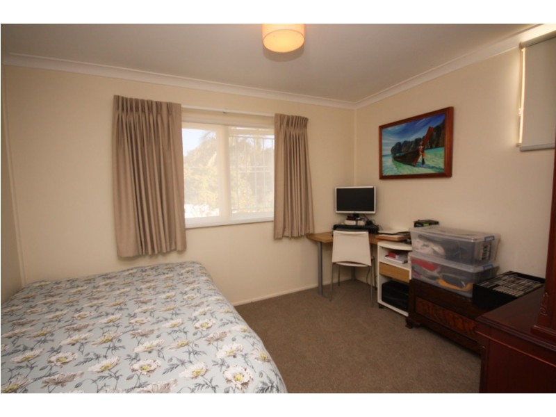 84 McIlwraith Avenue, Norman Park QLD 4170