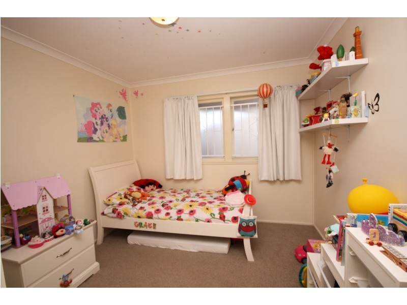 84 McIlwraith Avenue, Norman Park QLD 4170