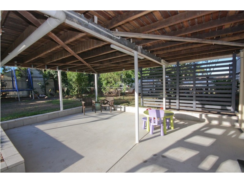 84 McIlwraith Avenue, Norman Park QLD 4170