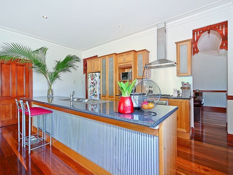 4 Baden Powell Place, Camp Hill QLD 4152