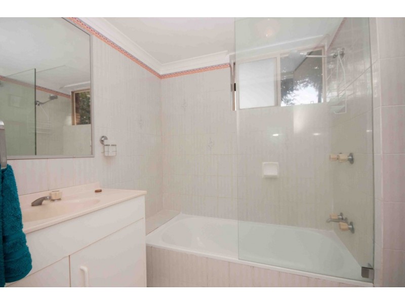 2/47 Swain Road, Holland Park West QLD 4121