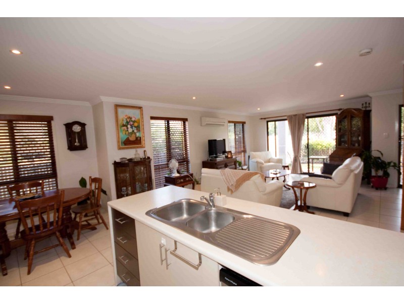 2/2A Bruce St, Carina QLD 4152