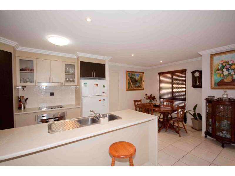 2/2A Bruce St, Carina QLD 4152