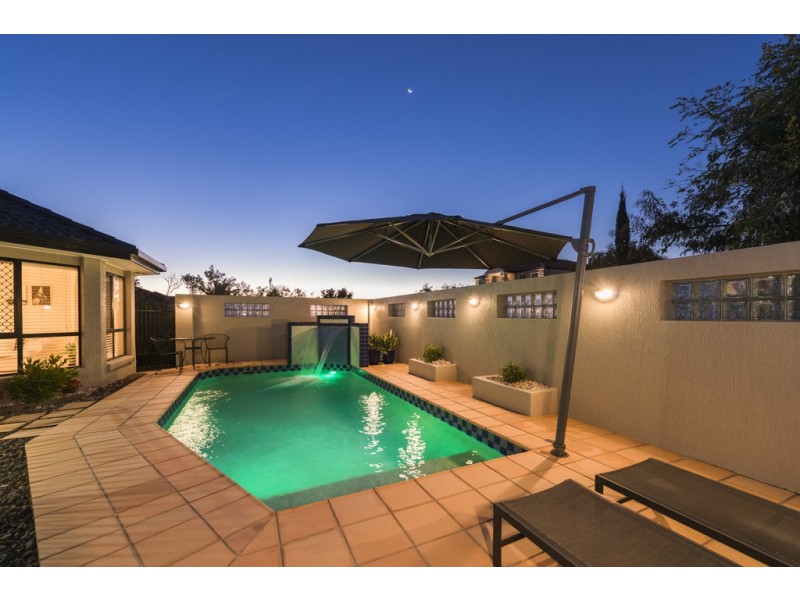 19 Forest Place, Carindale QLD 4152