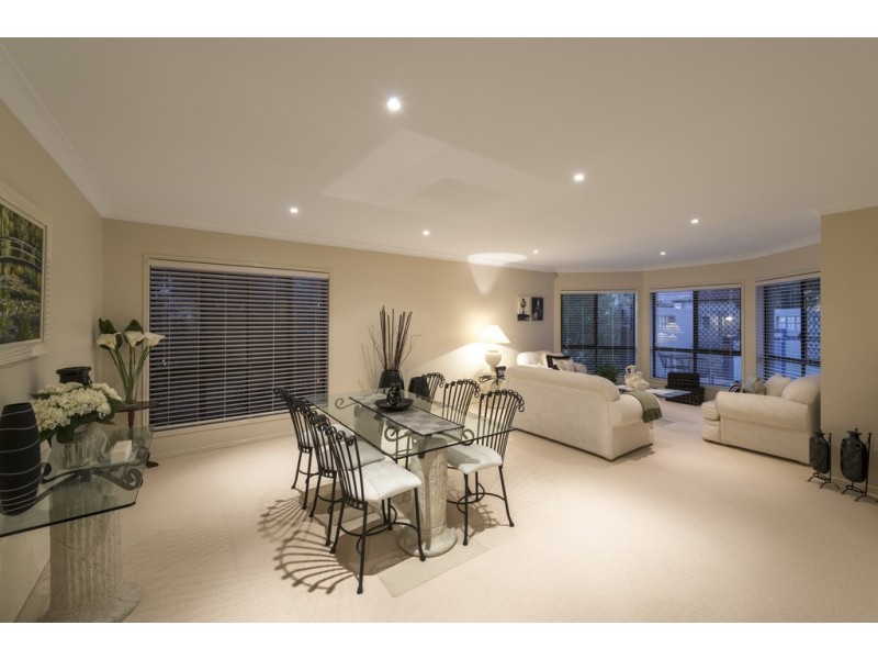 19 Forest Place, Carindale QLD 4152