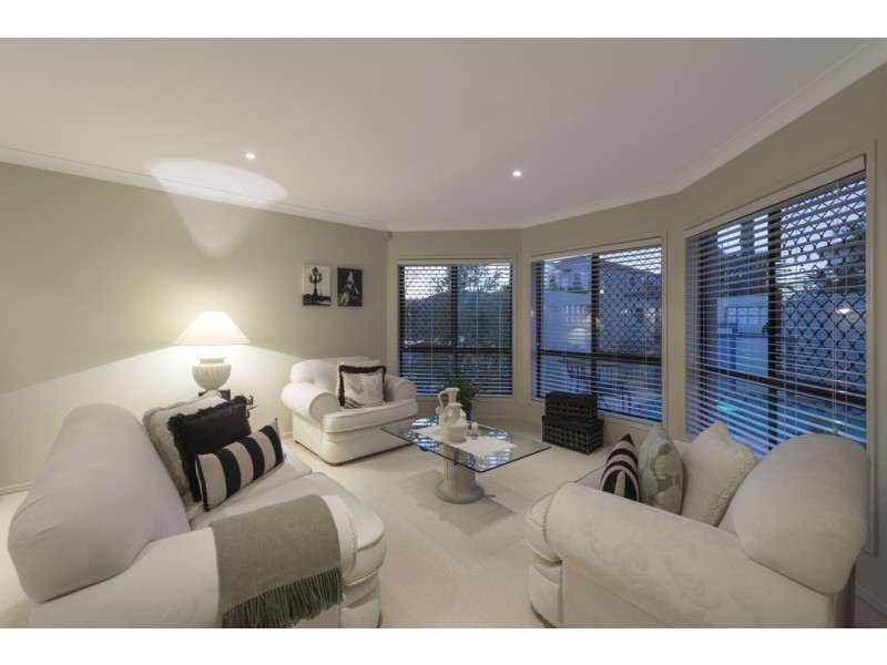 19 Forest Place, Carindale QLD 4152