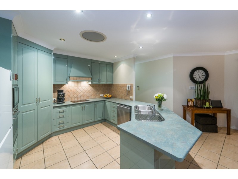 19 Forest Place, Carindale QLD 4152