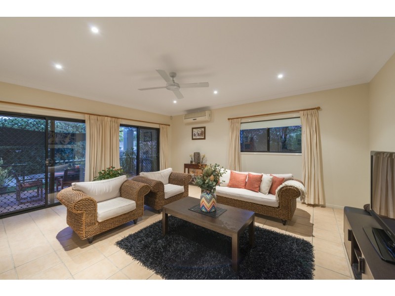 19 Forest Place, Carindale QLD 4152