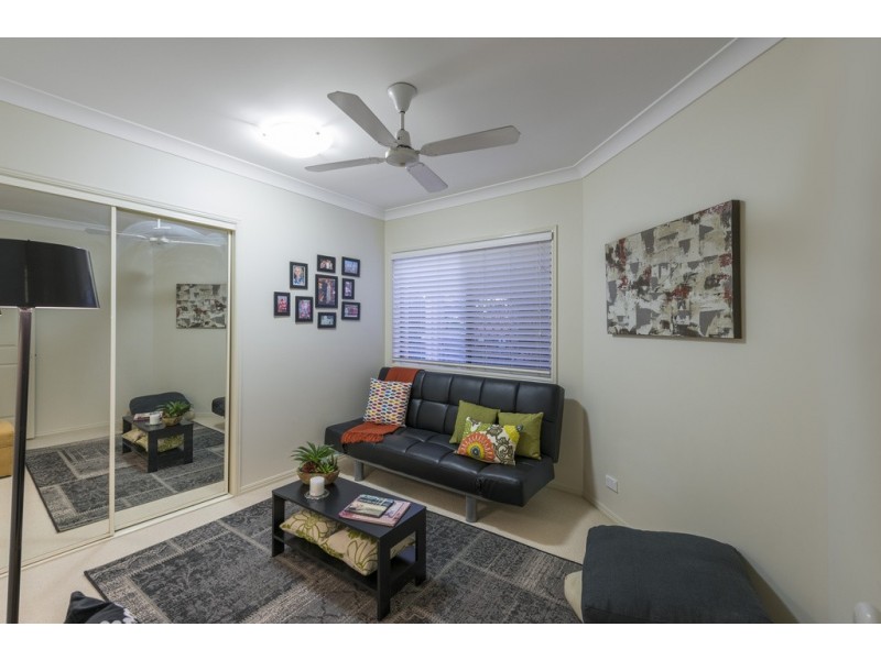 19 Forest Place, Carindale QLD 4152