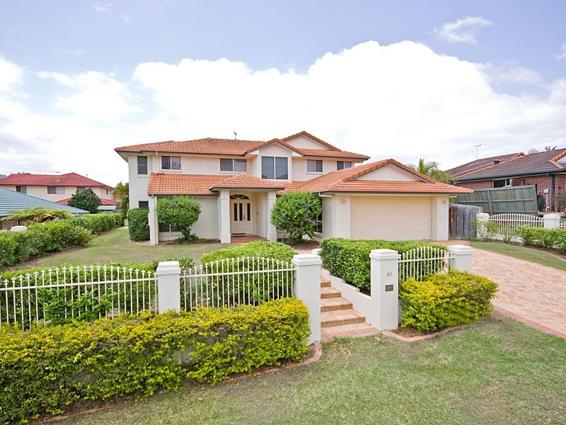 61 Holborn Crescent, Carindale QLD 4152