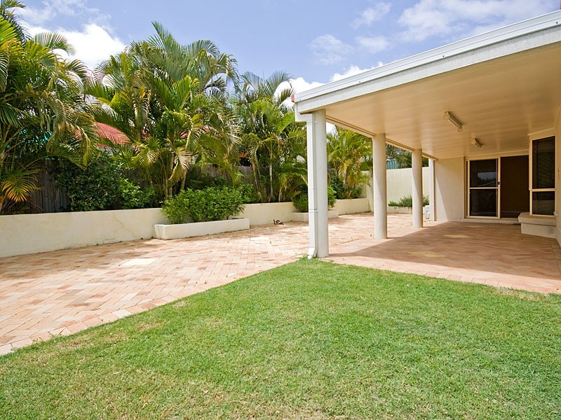 61 Holborn Crescent, Carindale QLD 4152