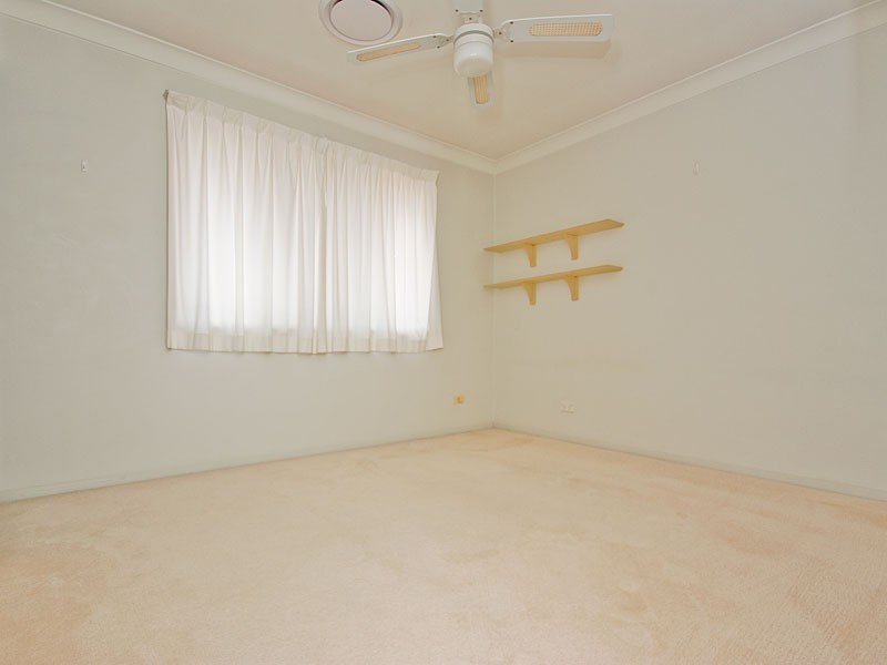 61 Holborn Crescent, Carindale QLD 4152