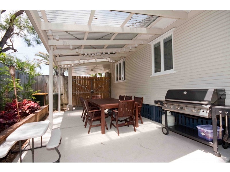 143 Sibley Road, Wynnum West QLD 4178