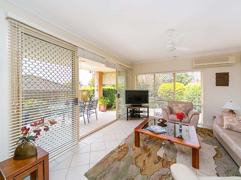 27 Oleander Place, Carindale QLD 4152