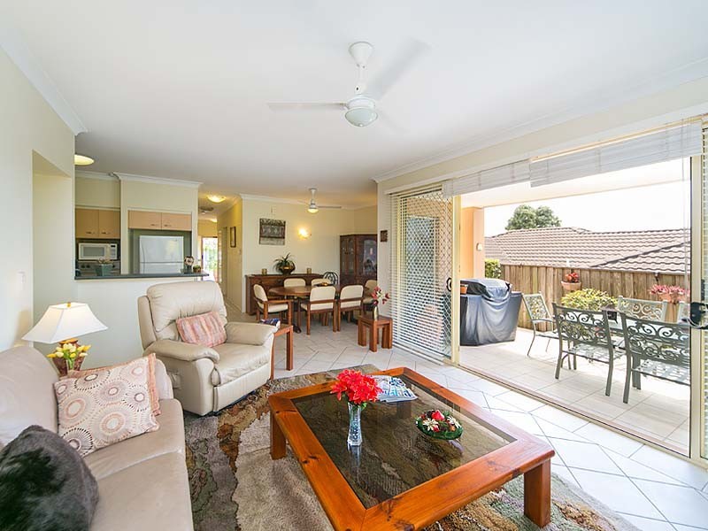27 Oleander Place, Carindale QLD 4152