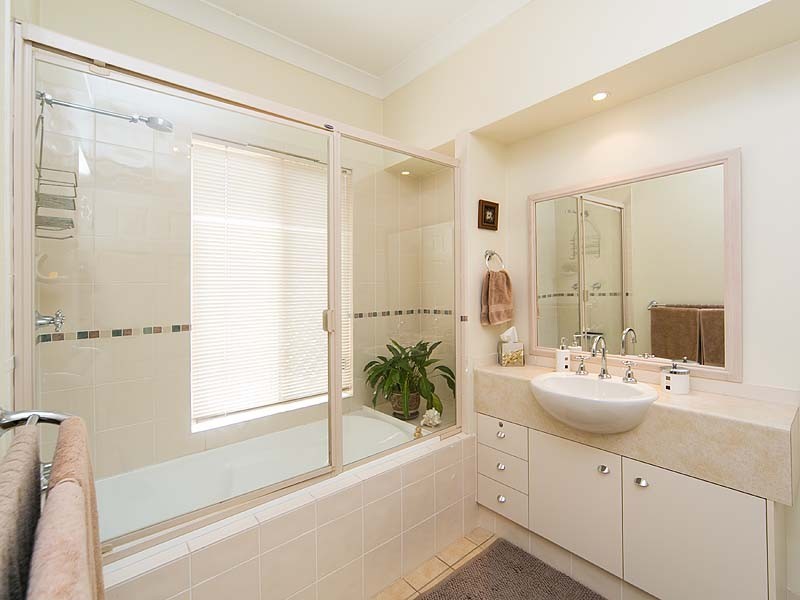 27 Oleander Place, Carindale QLD 4152