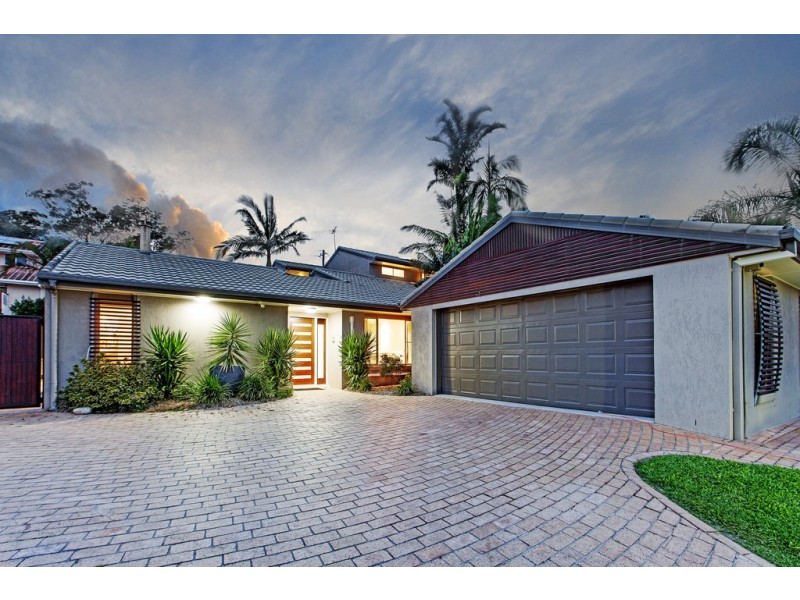 8 Carnegie Court, Carindale QLD 4152