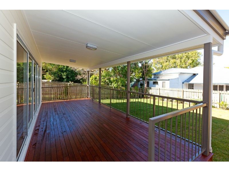 11 Wellstead Avenue, Coorparoo QLD 4151