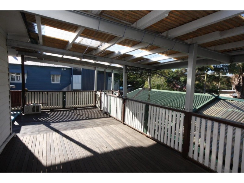 9 Landsdowne Street, Coorparoo QLD 4151