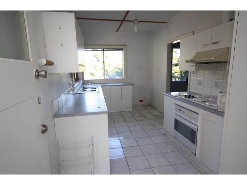 9 Landsdowne Street, Coorparoo QLD 4151