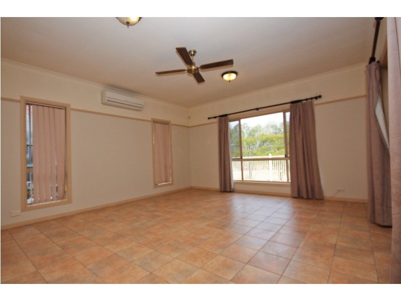 6 Oxford Close, Carindale QLD 4152