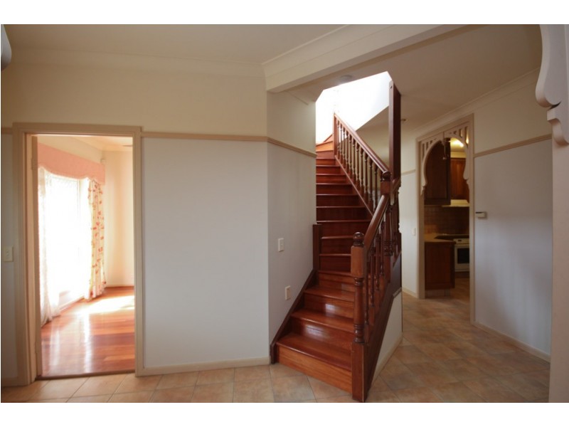 6 Oxford Close, Carindale QLD 4152